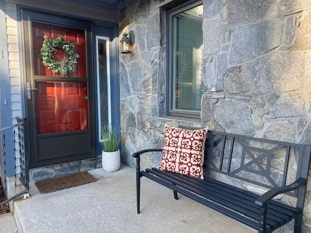 $2,500 | 8 Acorn Court, Unit E1, South Kingstown, RI 02879