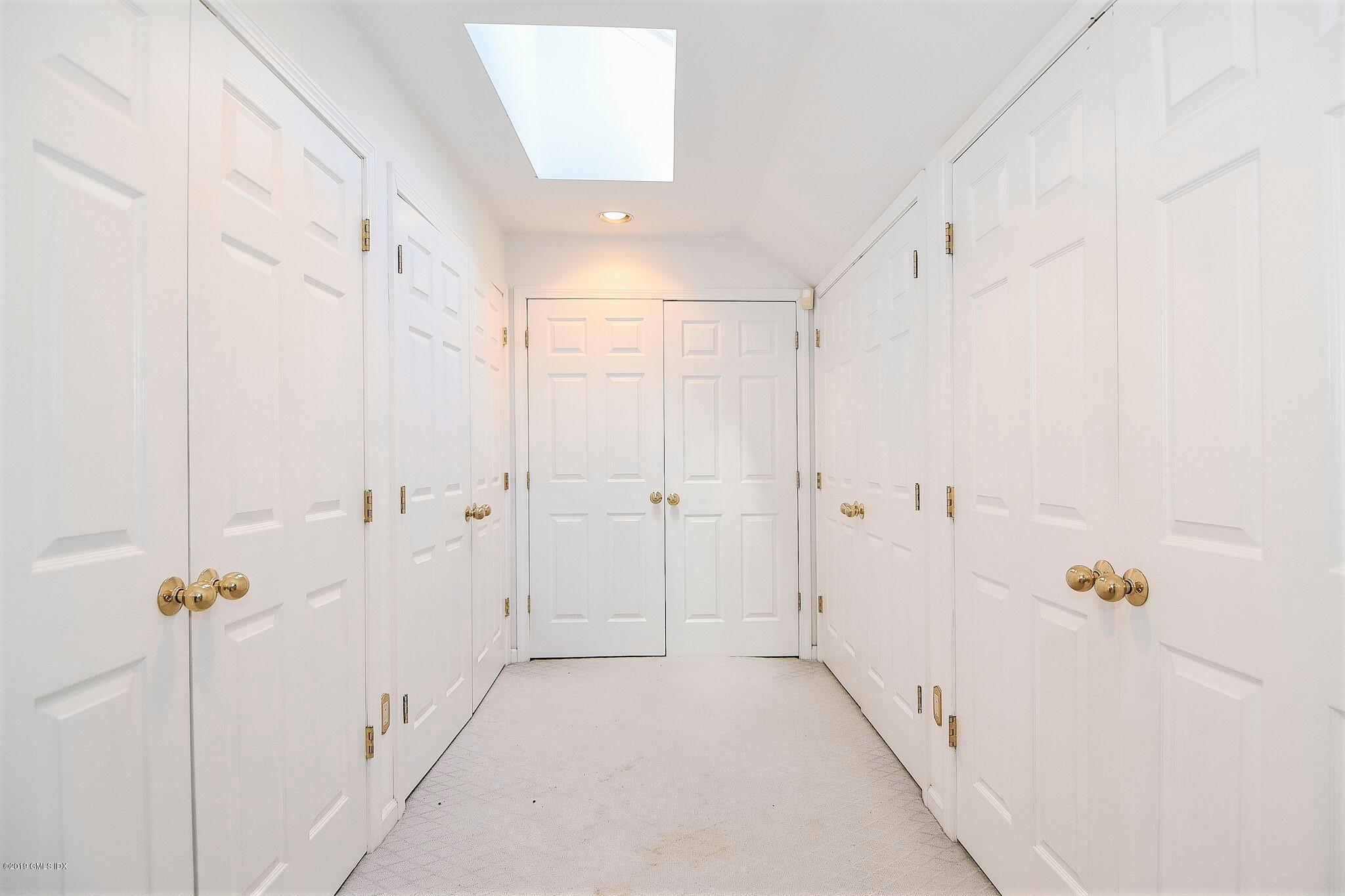 1 Tinker Lane Greenwich, CT 06830 - Photo 20 of 30 a view of a bathroom