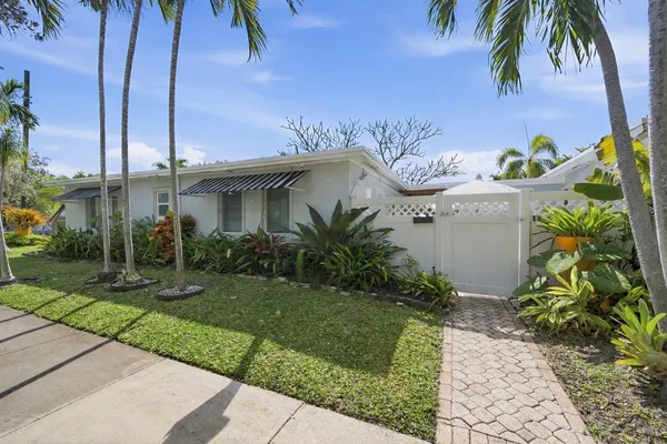 $2,200 | 1614 Northeast 7th Street, Fort Lauderdale, FL 33304
