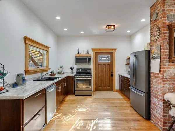 $325,000 | 42 Depot Street, Hardwick, VT 05843