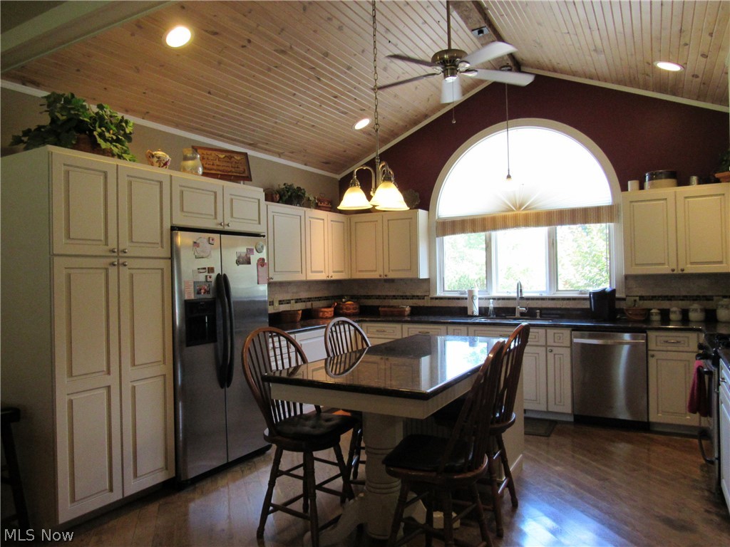 13620 Old State Road Middlefield, OH 44062 - Photo 13 of 35