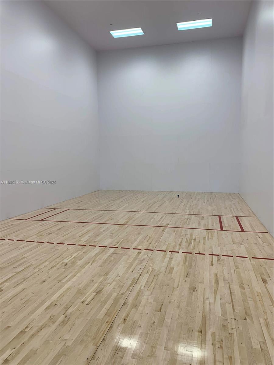 851 Northeast 1st Avenue, Unit 2702 Miami, FL 33132 - Photo 26 of 48 wooden floor in a room