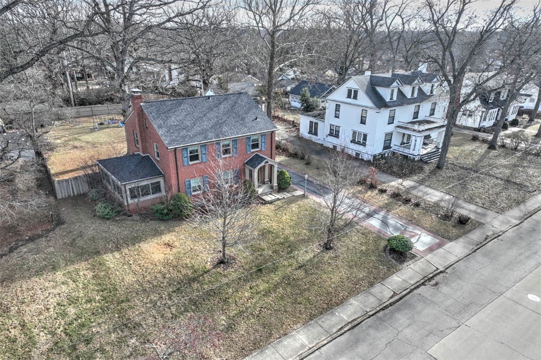 160 North Oakcrest Avenue Decatur, IL 62522 - Photo 4 of 32 Gallery Image 4