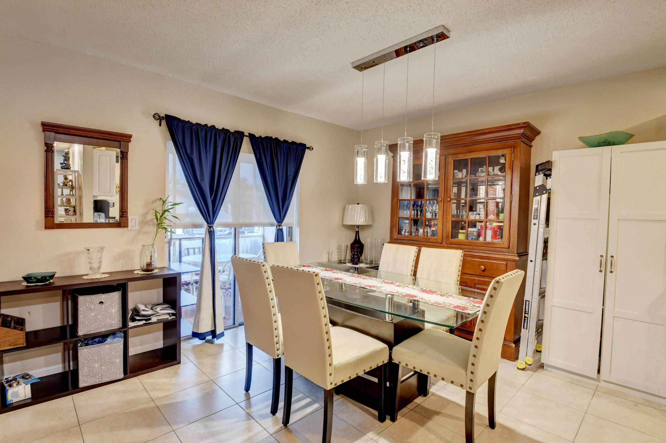 5741 Wanda Lane Delray Beach, FL 33484 - Photo 6 of 26 17_dsc_10001 (1108)_09)_10)_11)_12)