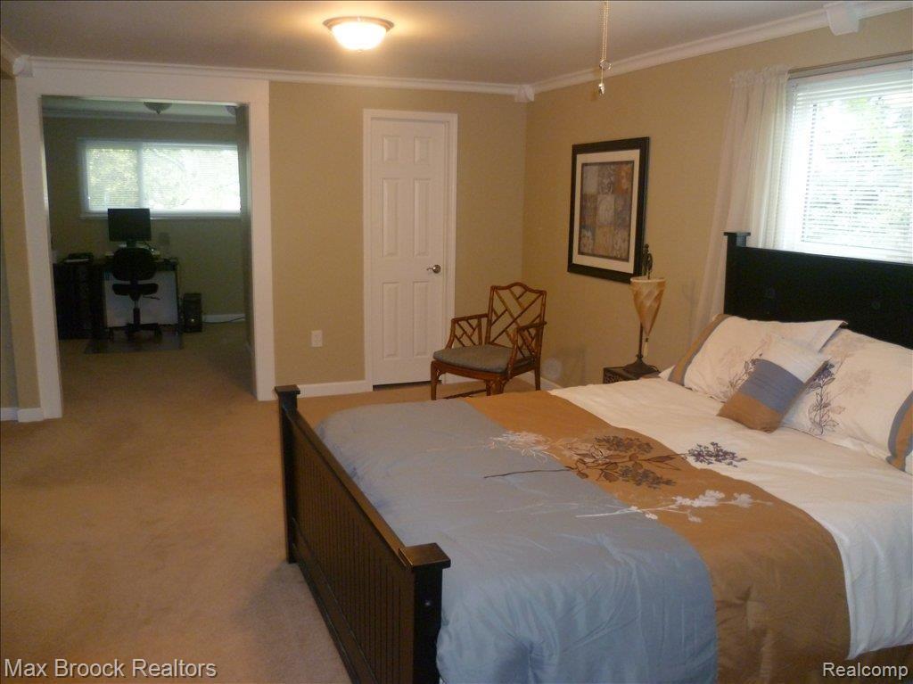 2210 Munster Road Rochester, MI 48309 - Photo 14 of 23 Master into study
