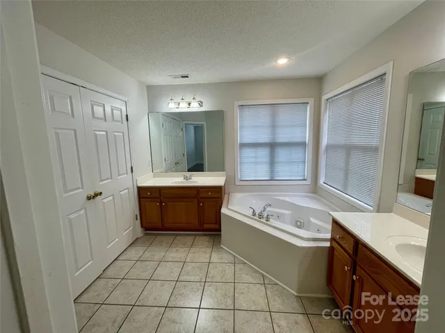 $2,000 | 4827 32nd St Lane Northeast, Hickory, NC 28601