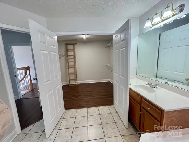 $2,000 | 4827 32nd St Lane Northeast, Hickory, NC 28601