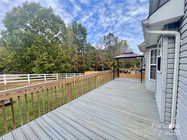 $2,000 | 4827 32nd St Lane Northeast, Hickory, NC 28601