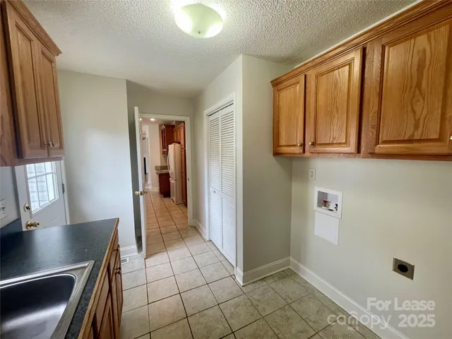 $2,000 | 4827 32nd St Lane Northeast, Hickory, NC 28601