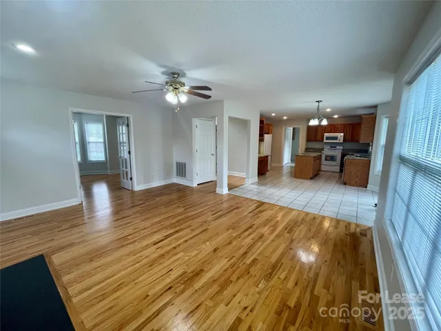 $2,000 | 4827 32nd St Lane Northeast, Hickory, NC 28601