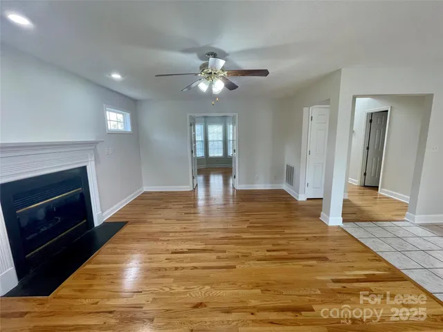 $2,000 | 4827 32nd St Lane Northeast, Hickory, NC 28601