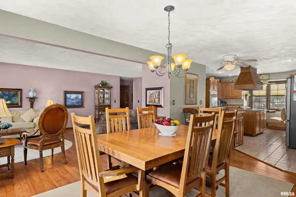 $425,000 | 2110 Highwood Avenue, Pekin, IL 61554