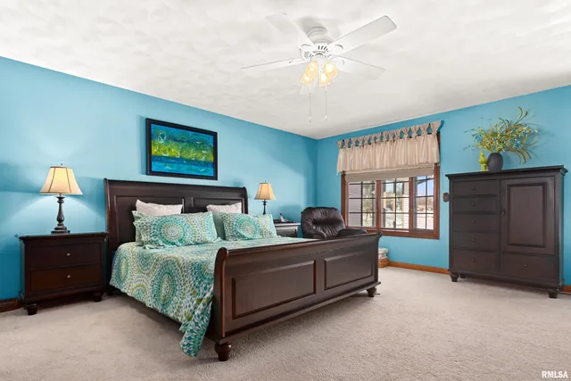 $449,900 | 2110 Highwood Avenue, Pekin, IL 61554