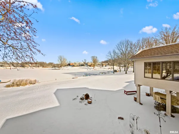 $425,000 | 2110 Highwood Avenue, Pekin, IL 61554