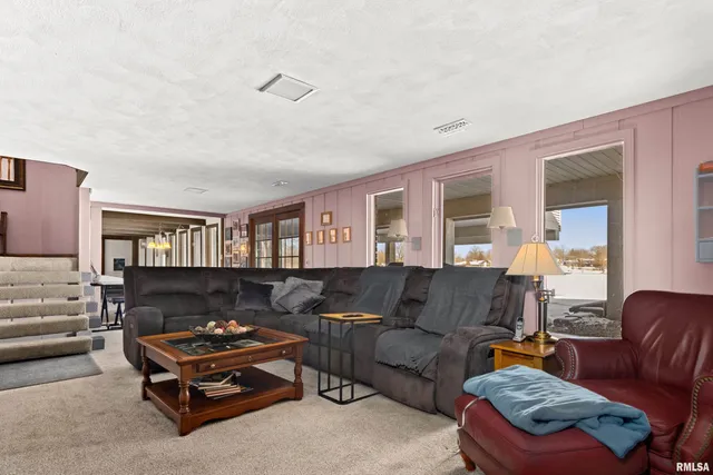 $449,900 | 2110 Highwood Avenue, Pekin, IL 61554