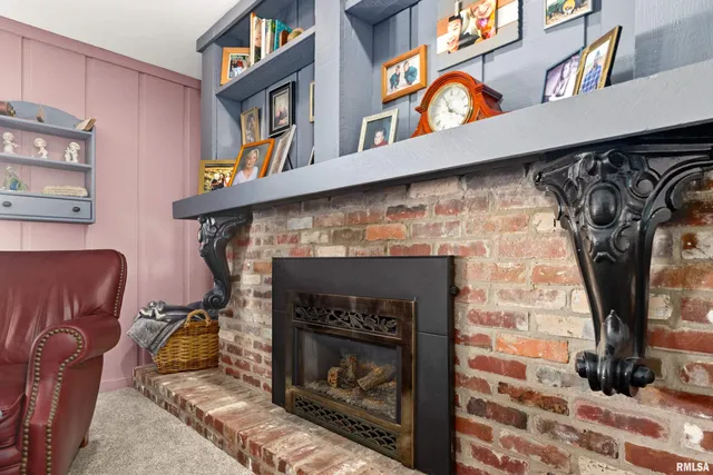 $449,900 | 2110 Highwood Avenue, Pekin, IL 61554