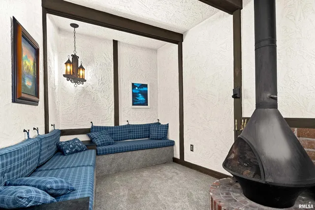 $449,900 | 2110 Highwood Avenue, Pekin, IL 61554