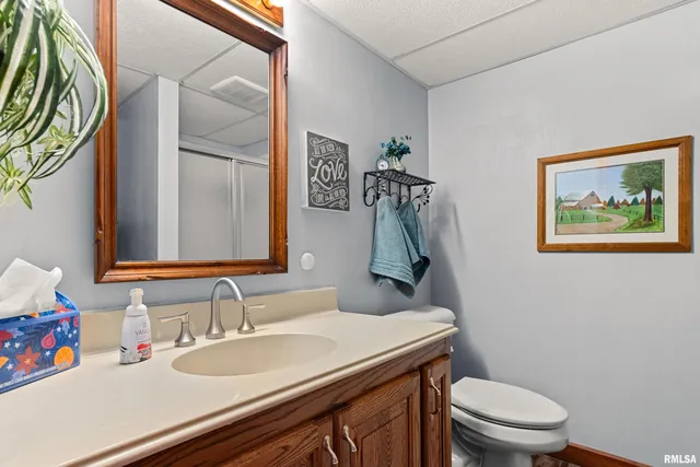 $449,900 | 2110 Highwood Avenue, Pekin, IL 61554