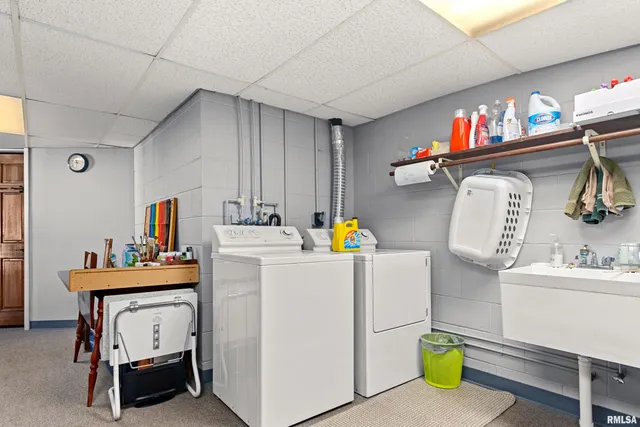 $449,900 | 2110 Highwood Avenue, Pekin, IL 61554