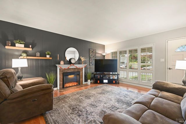 $815,000 | 16004 Via Granada, San Lorenzo, CA 94580