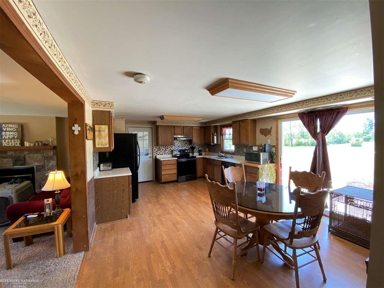 1449 Braidwood Road Memphis, MI 48041 - Photo 9 of 28 50046014-8.JPG