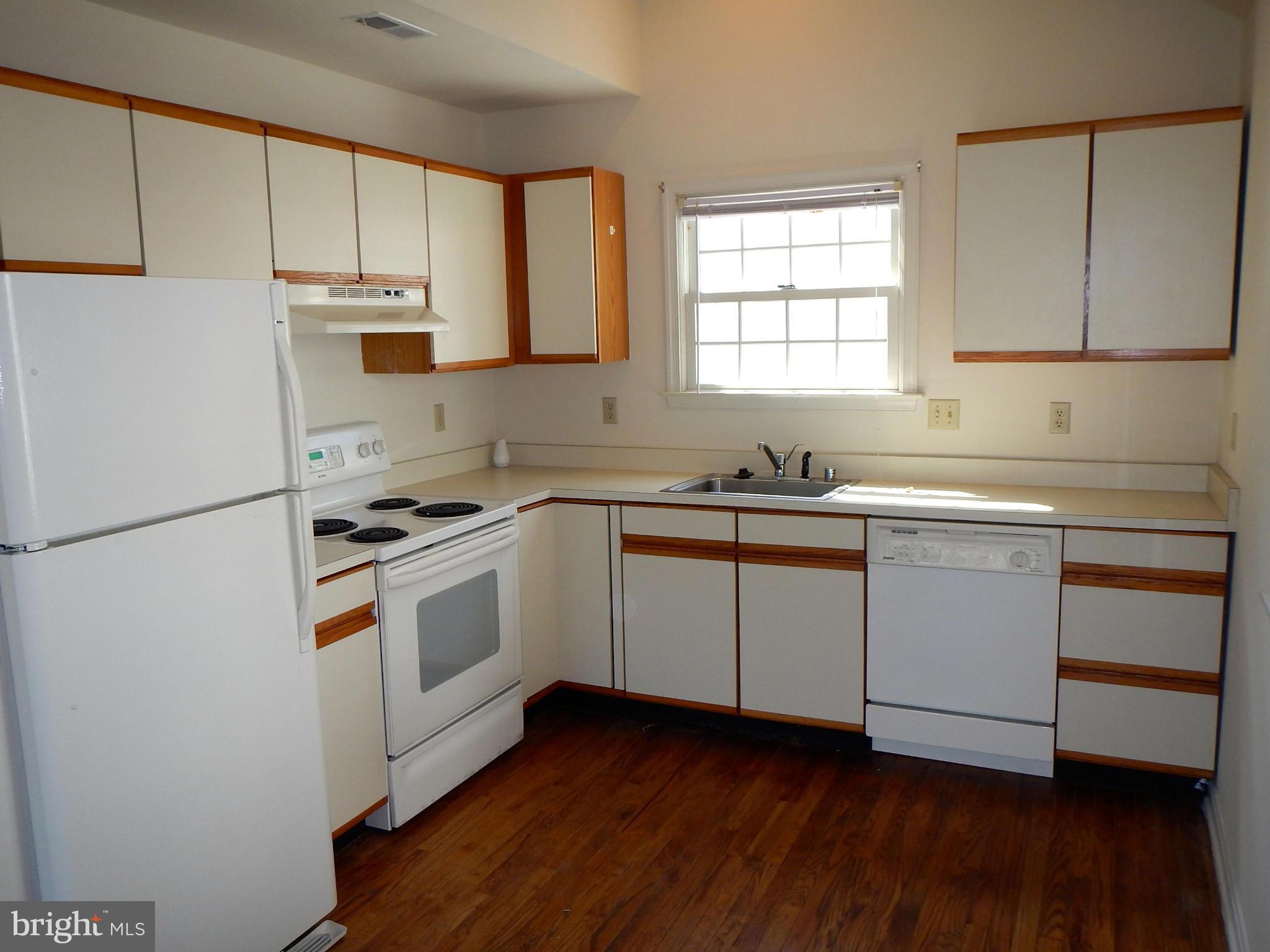 118 Riverside Terrace, Unit 8 Chestertown, MD 21620 - Photo 13 of 29 Kitchen