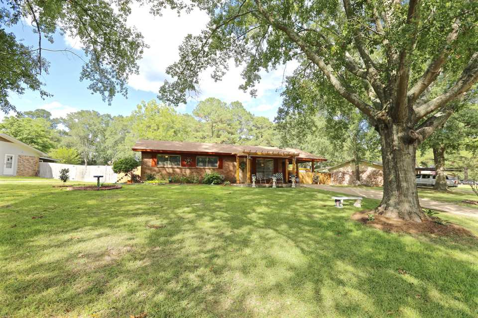 115 Springridge Drive Brandon, MS 39042 - Photo 2 of 18 Photo 2