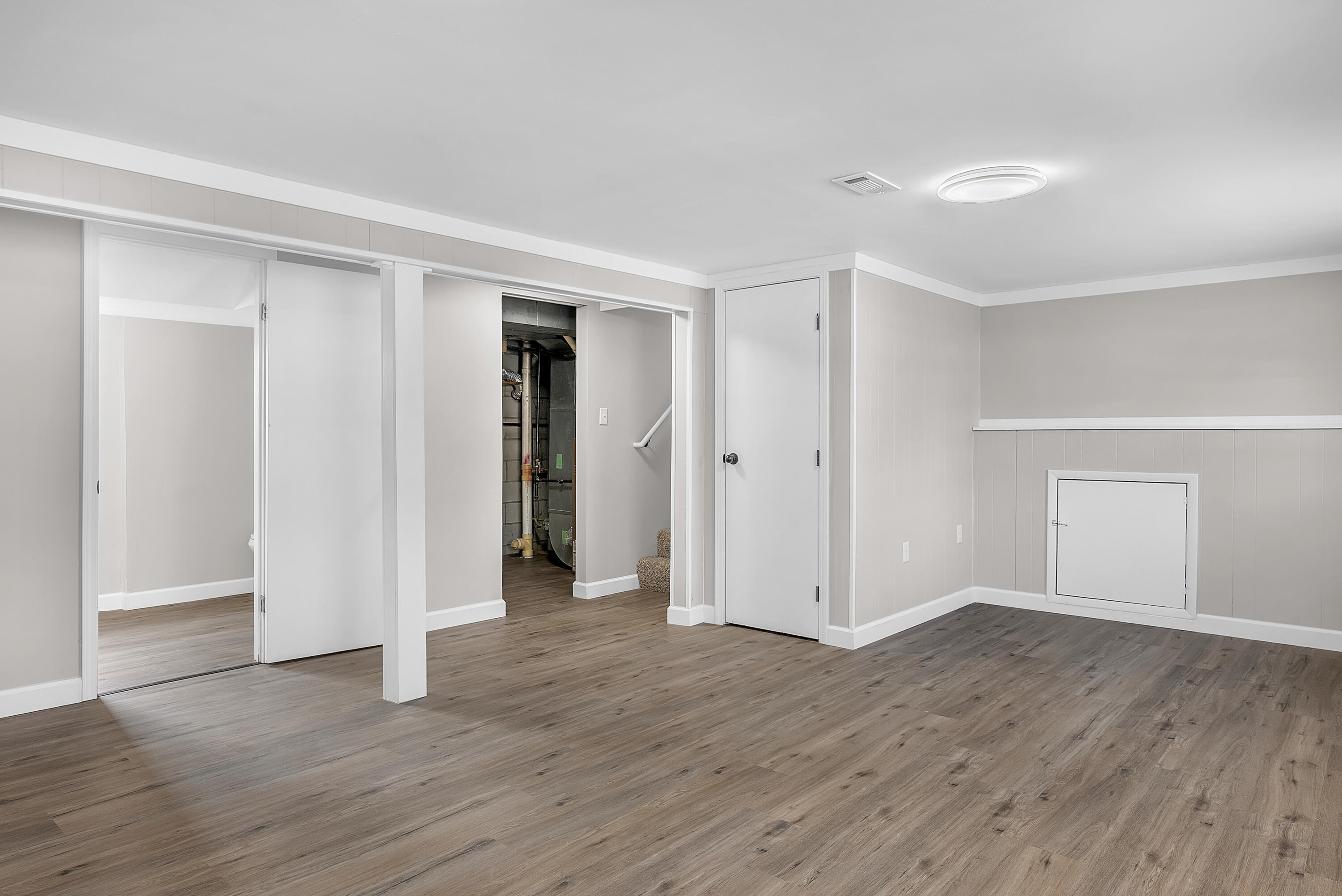 6395 Valleyview Avenue Portage, IN 46368 - Photo 15 of 20 an empty room with wooden floor & closet area