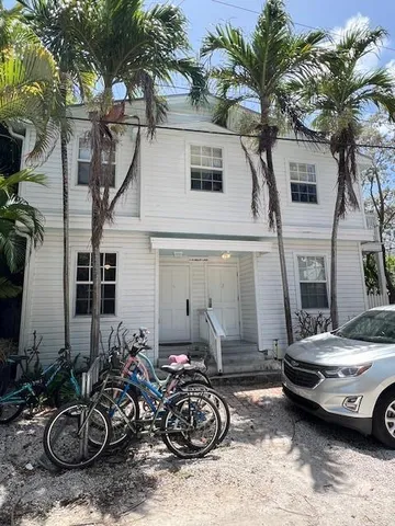 $3,200 | 2 Nassau Lane, Unit 2, Key West, FL 33040