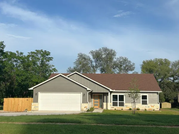 $495,000 | 1415 Bluebonnet Drive, Marble Falls, TX 78654