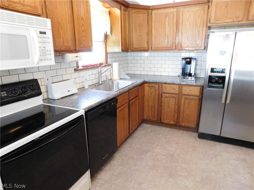 4113 Lowden Road South Euclid, OH 44121 - Photo 6 of 27