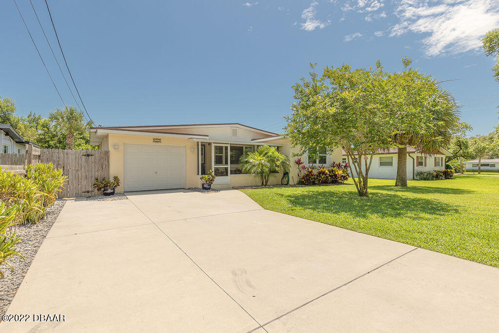 411 McIntosh Road Ormond Beach, FL 32174 - Photo 3 of 34 003A4255