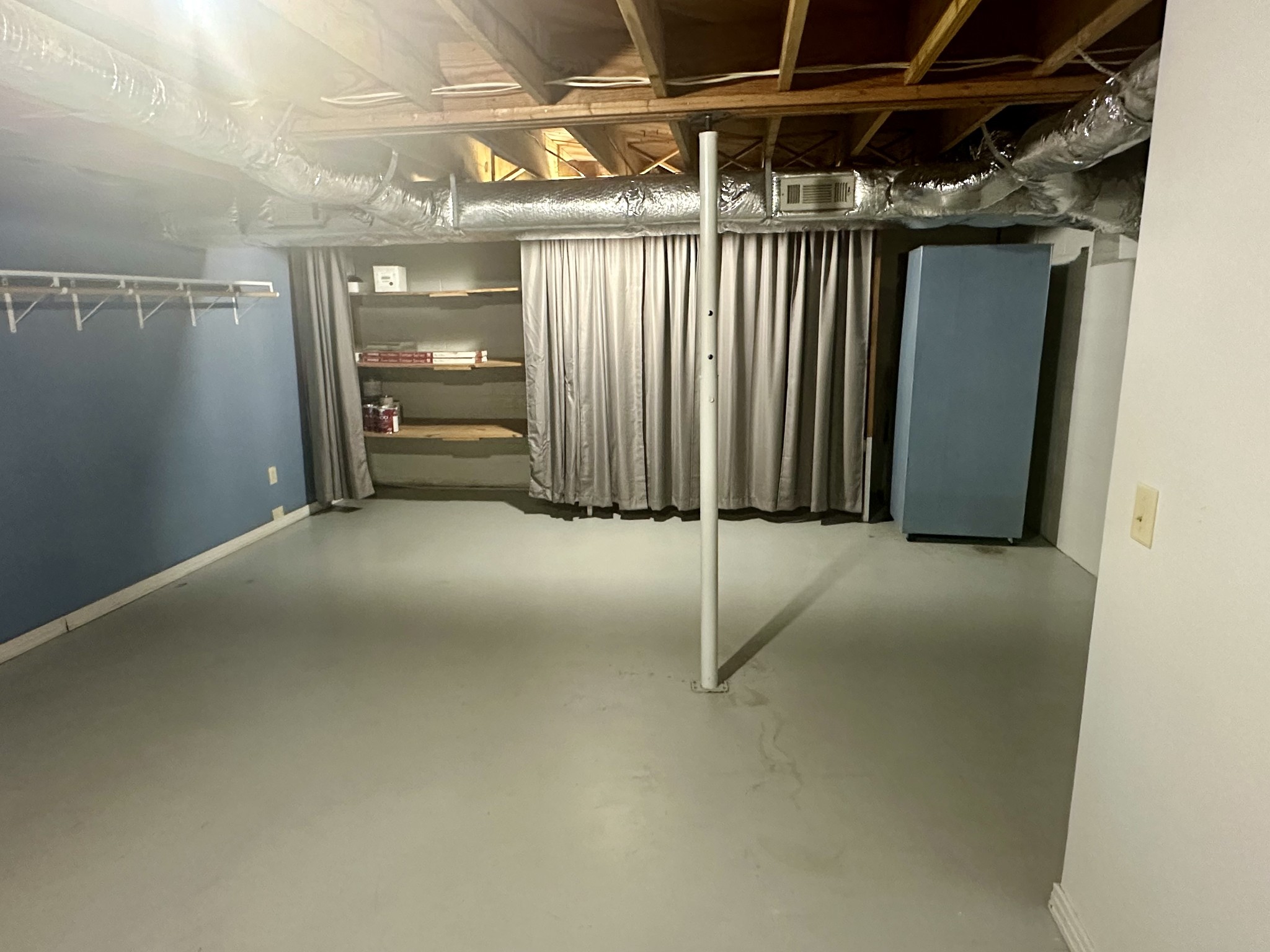 61 Nelson Road Lawrenceburg, TN 38464 - Photo 13 of 55 a view of a indoor garage