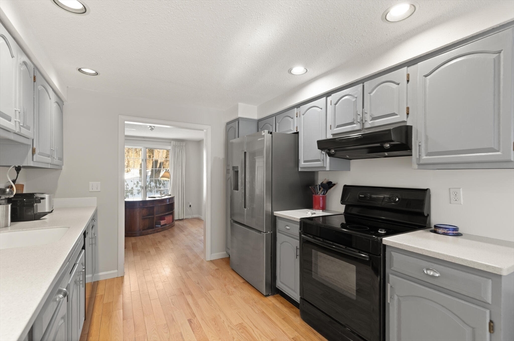 6 Greystone Drive, Unit 6 Middleton, MA 01949 - Photo 13 of 40