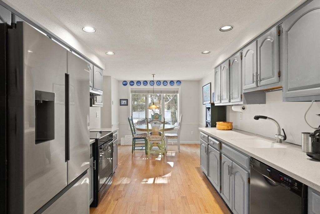 6 Greystone Drive, Unit 6 Middleton, MA 01949 - Photo 9 of 40