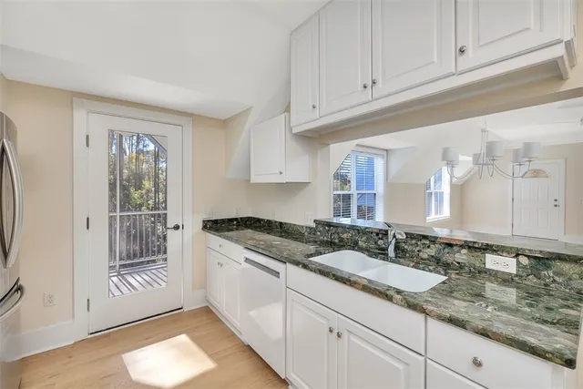 $2,500 | 156 Shady Brook Circle, Unit 301, St. Simons Island, GA 31522