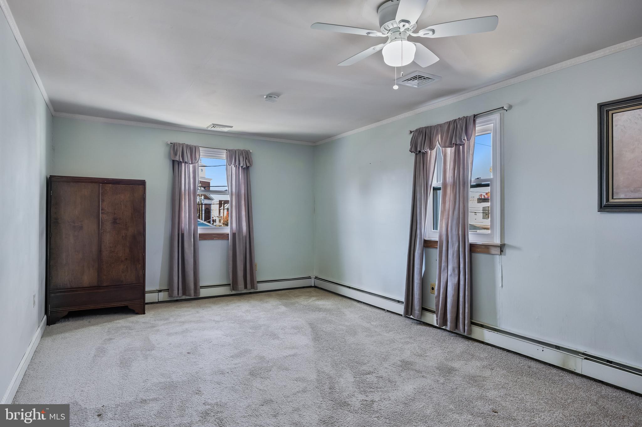 19 South Chestnut Avenue Maple Shade, NJ 08052 - Photo 22 of 31 an empty room with closet and a ceiling fan