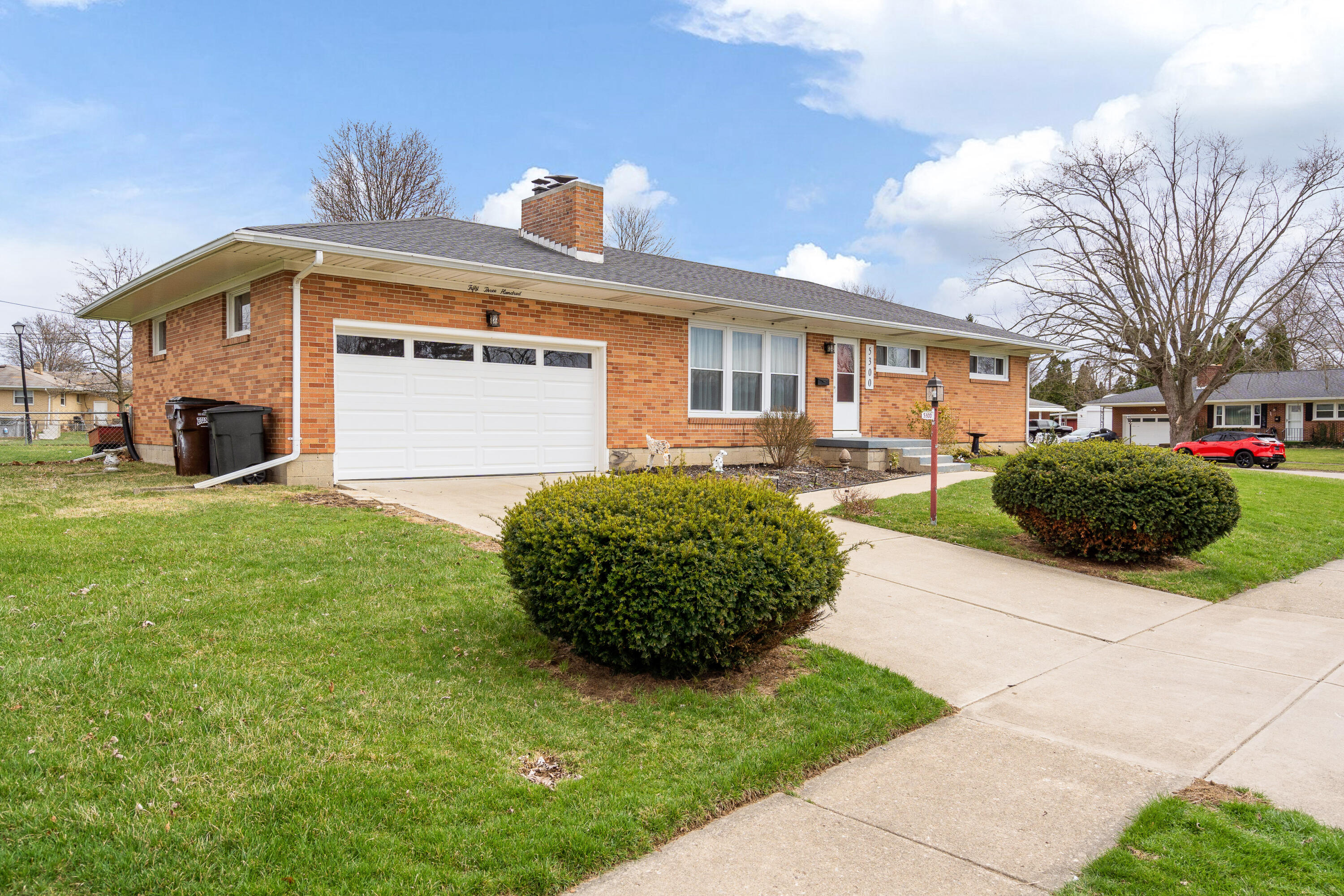 5300 West Ridgewood Road Springfield, OH 45503 - Photo 2 of 40
