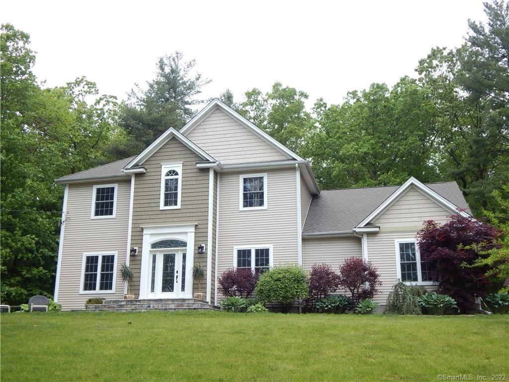 Welcome home! Stunning 2007 custom built Colonial.