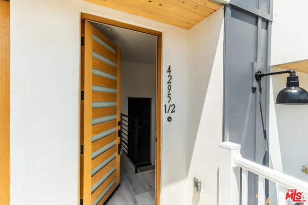 $6,000 | 4295 1/2 Tujunga Avenue, Studio City, CA 91604