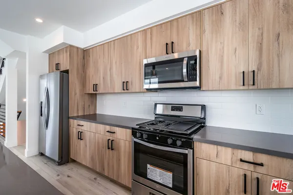 $6,000 | 4295 1/2 Tujunga Avenue, Studio City, CA 91604