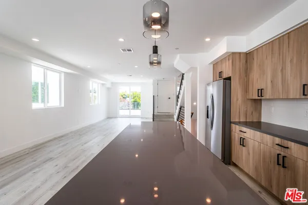 $6,000 | 4295 1/2 Tujunga Avenue, Studio City, CA 91604
