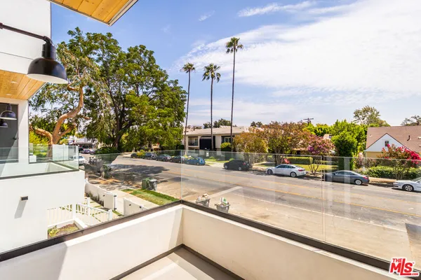 $6,000 | 4295 1/2 Tujunga Avenue, Studio City, CA 91604