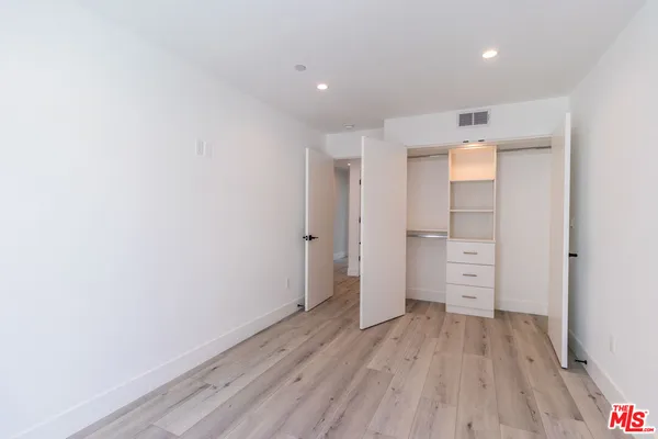 $6,000 | 4295 1/2 Tujunga Avenue, Studio City, CA 91604