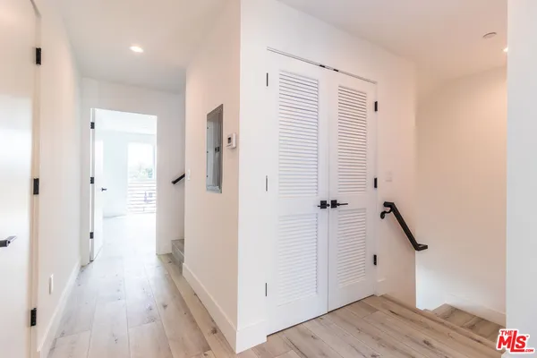 $6,000 | 4295 1/2 Tujunga Avenue, Studio City, CA 91604