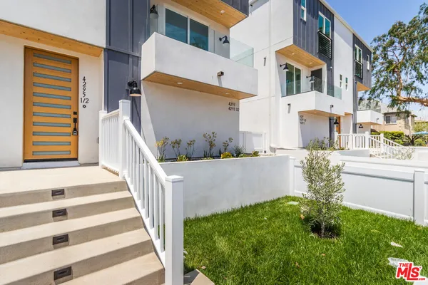 $6,000 | 4295 1/2 Tujunga Avenue, Studio City, CA 91604