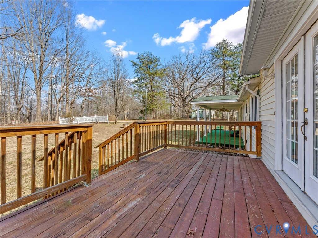 1349 Whispering Road Dillwyn, VA 23936 - Photo 43 of 51 Front Deck