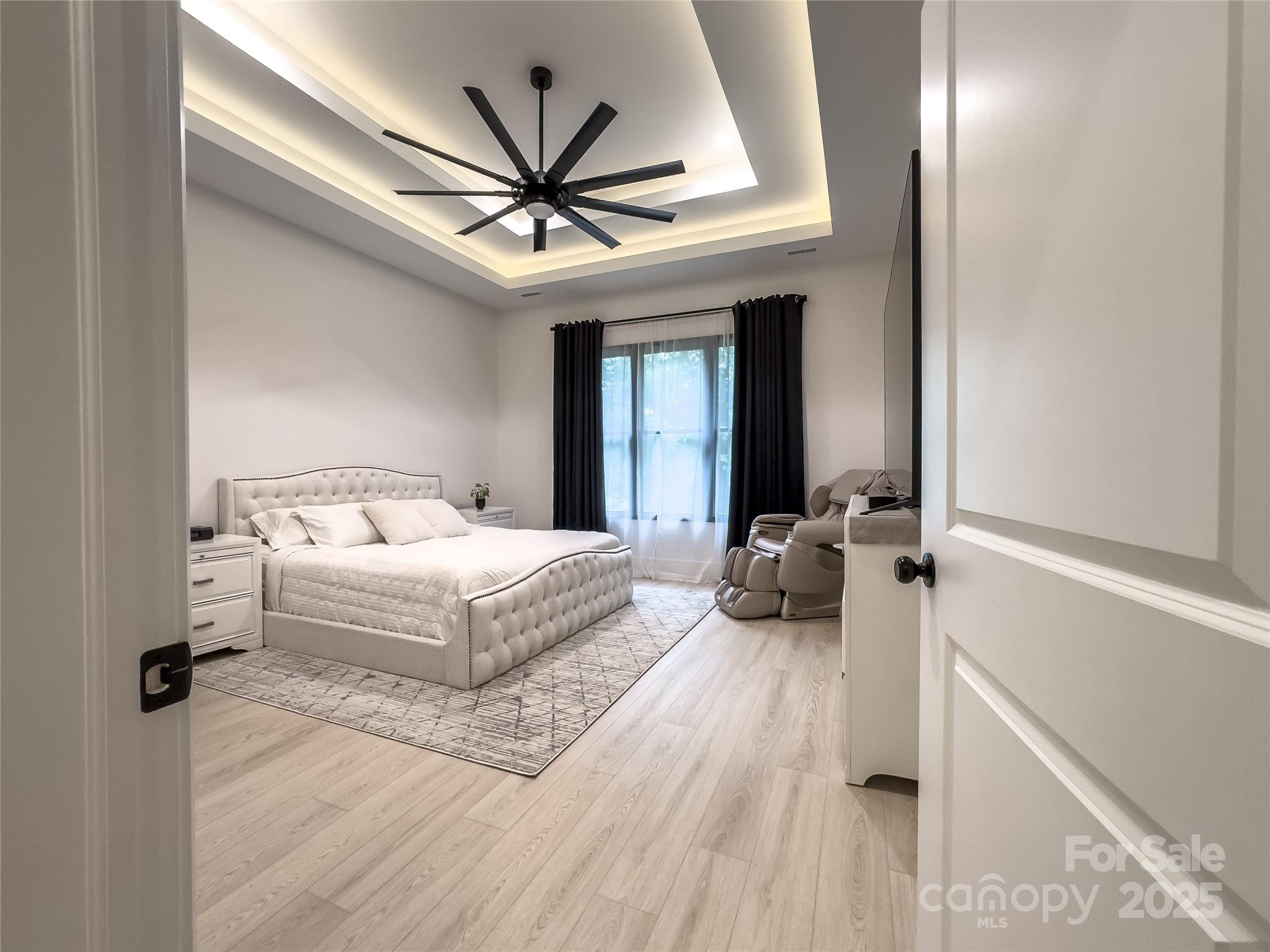 668 Players Ridge Road Hickory, NC 28601 - Photo 16 of 48 a living room with furniture and a large window