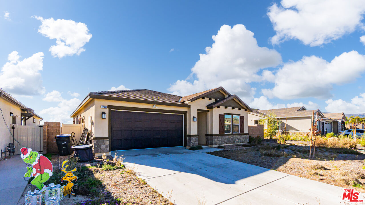 22849 Salvation Way Wildomar, CA 92595 - Photo 2 of 33