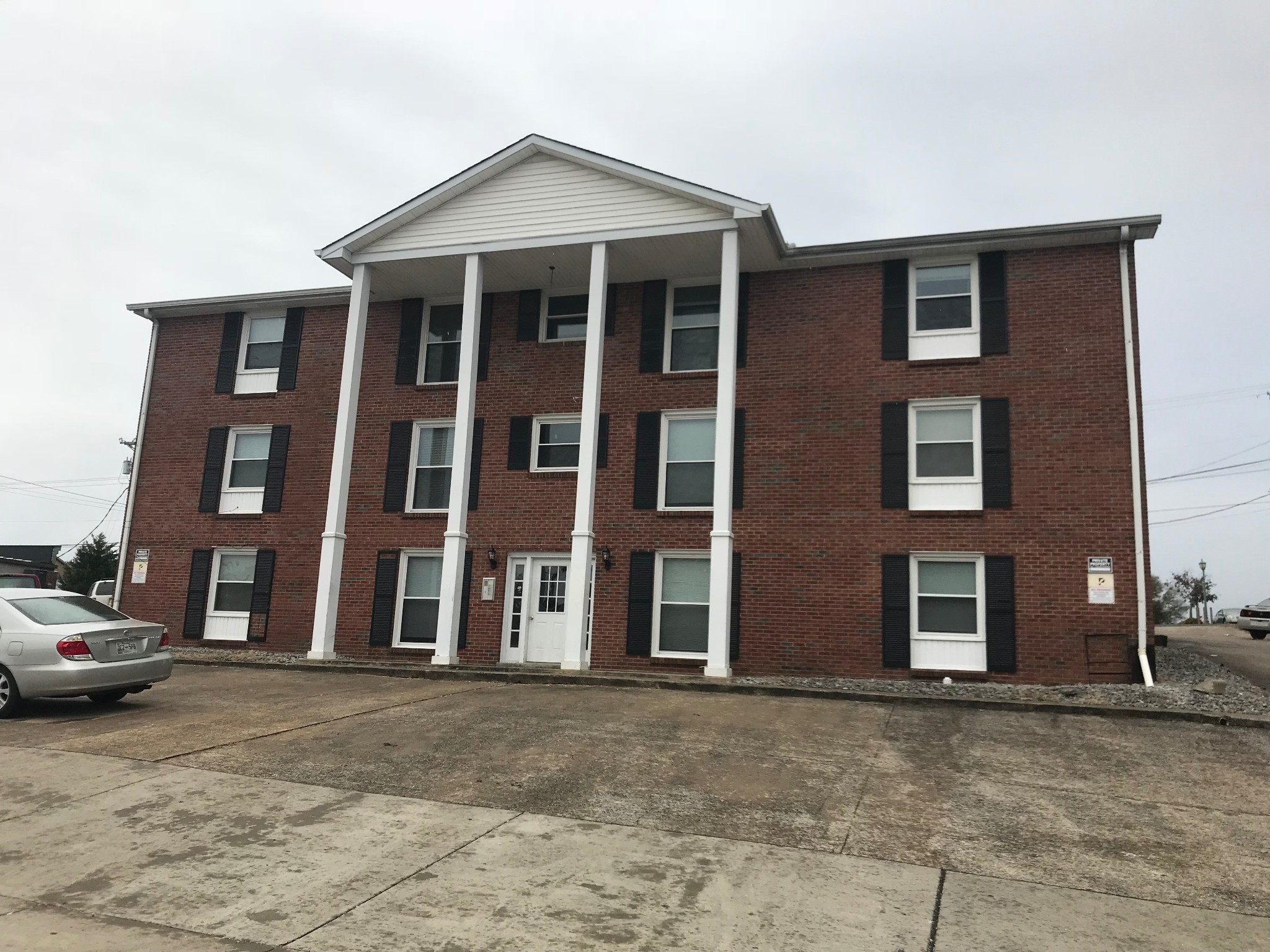 526 Main Street, Unit 10 Clarksville, TN 37040 - Photo 1 of 8